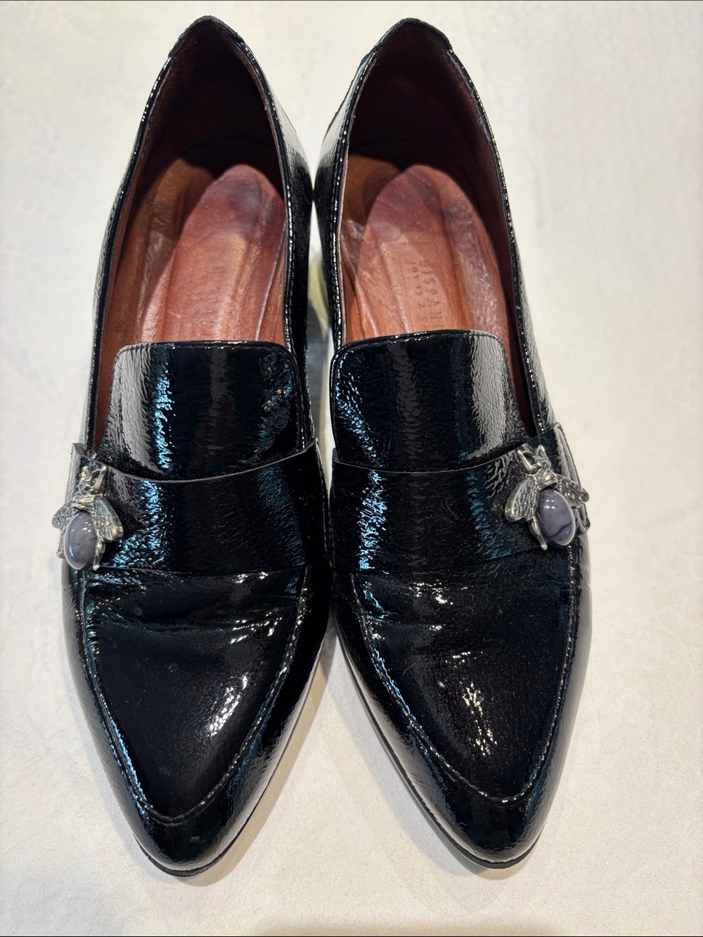 Black Patent Leather Pointed Loafers with Bee Accent by Hispanita - Picture 3 of 14
